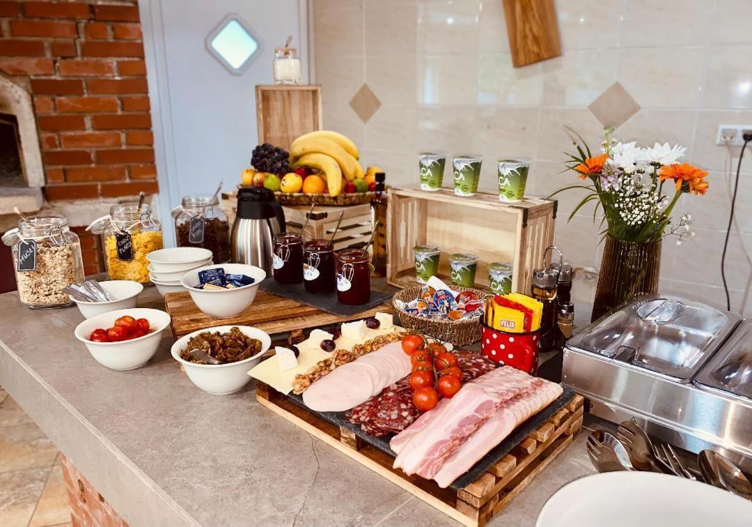 Zelena Oaza Bed & Breakfast Zgornja Kungota Luaran gambar
